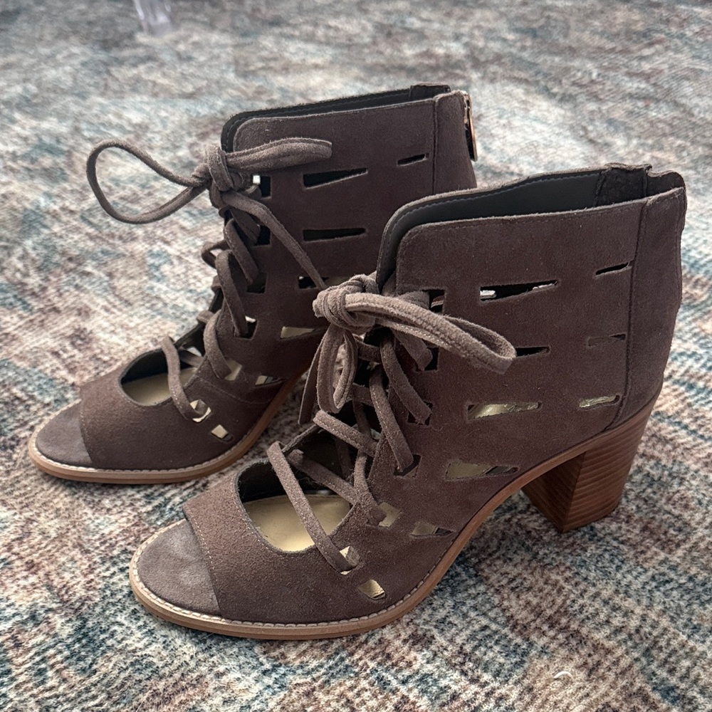 Stylish Brown Lace-Up Women's Heeled Sandals